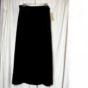 SOLD NWT women’s black velvet maxi skirt Koret size 22W
